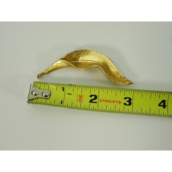 Boucher Signed Designer Brooch Vintage Goldtone Leaf Swirl - Picture 7 of 7